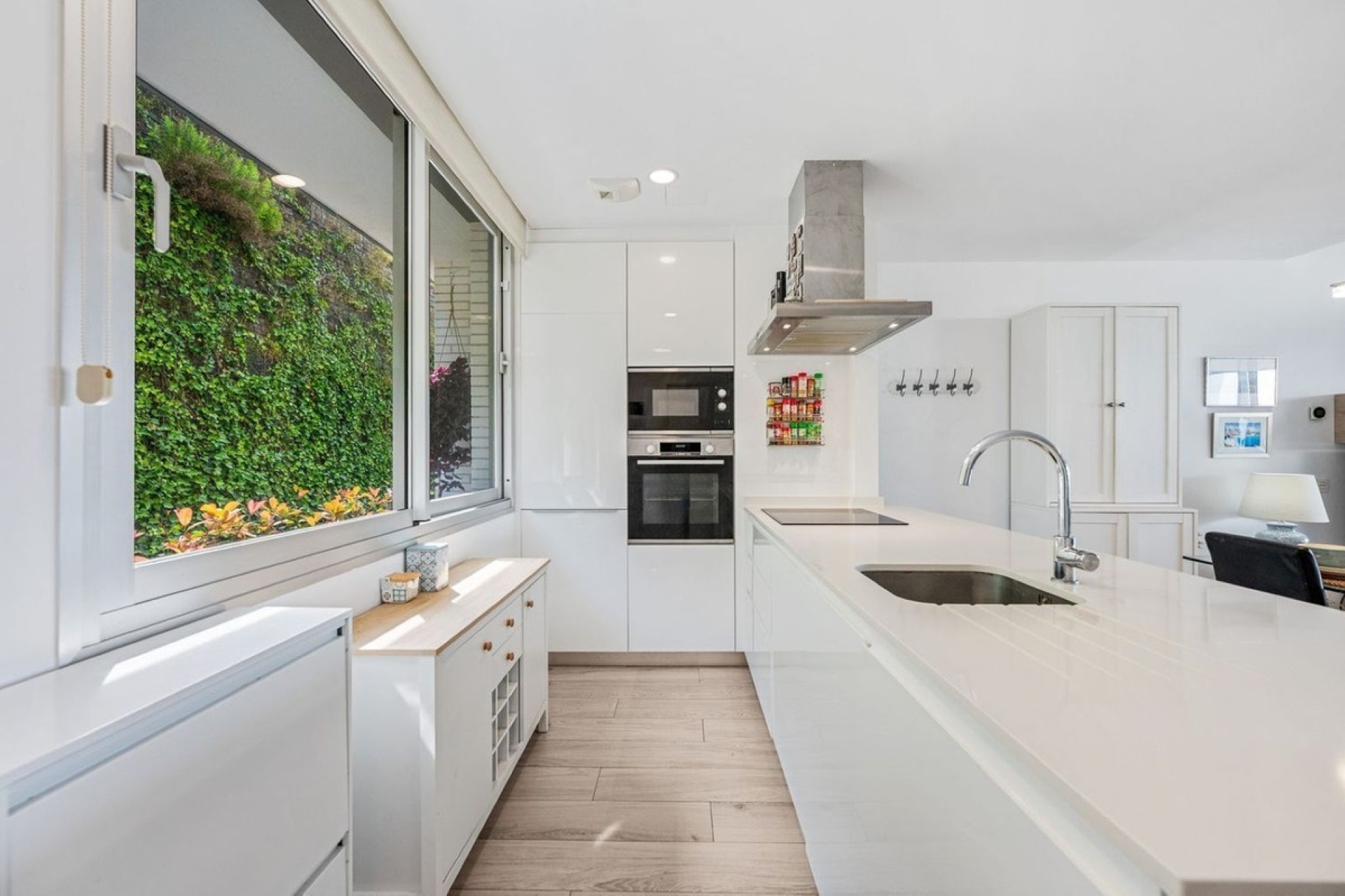 Resale - Town house - Estepona - Cancelada