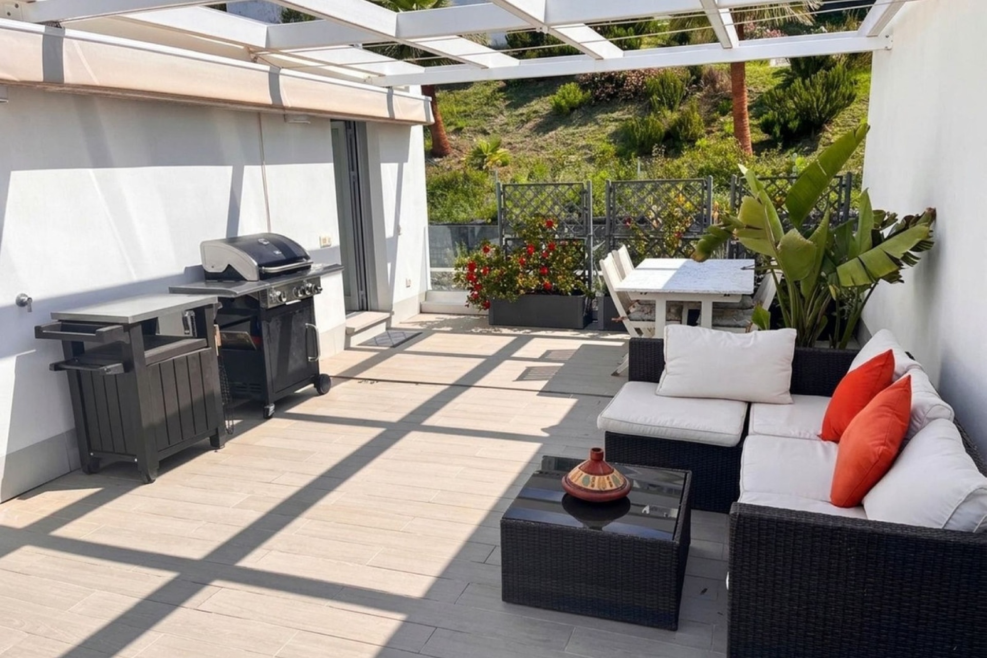 Resale - Town house - Estepona - Cancelada