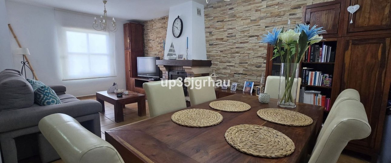 Resale - Town house - Estepona - Cancelada