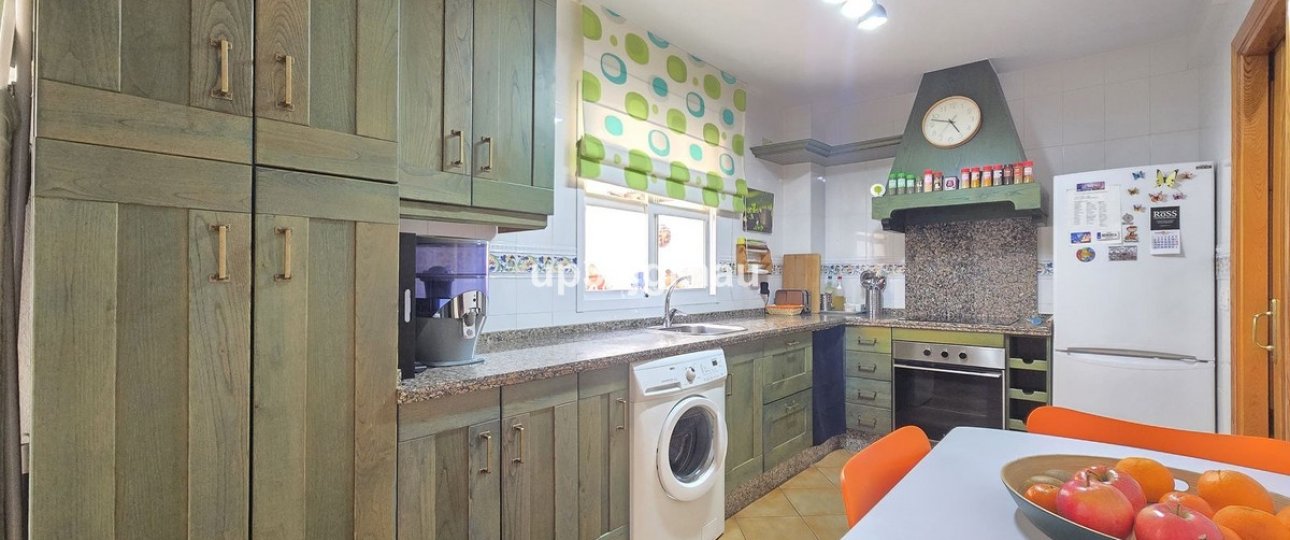 Resale - Town house - Estepona - Cancelada