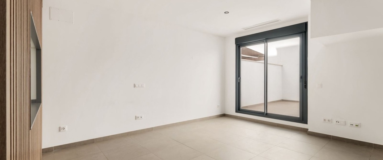 Resale - Town house - Estepona - Cancelada