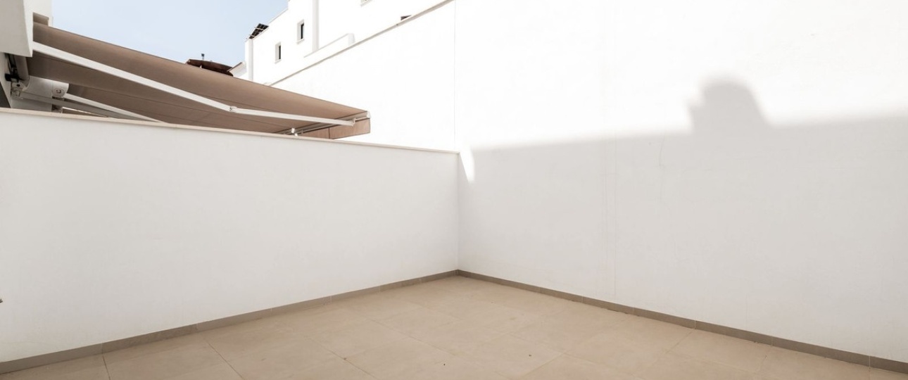 Resale - Town house - Estepona - Cancelada