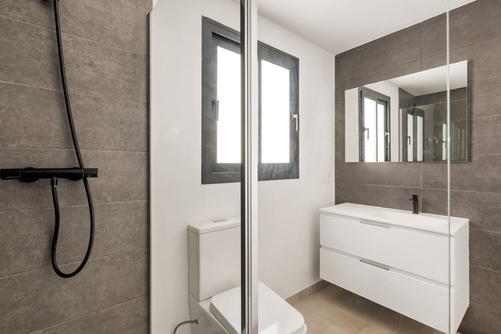 Resale - Town house - Estepona - Cancelada