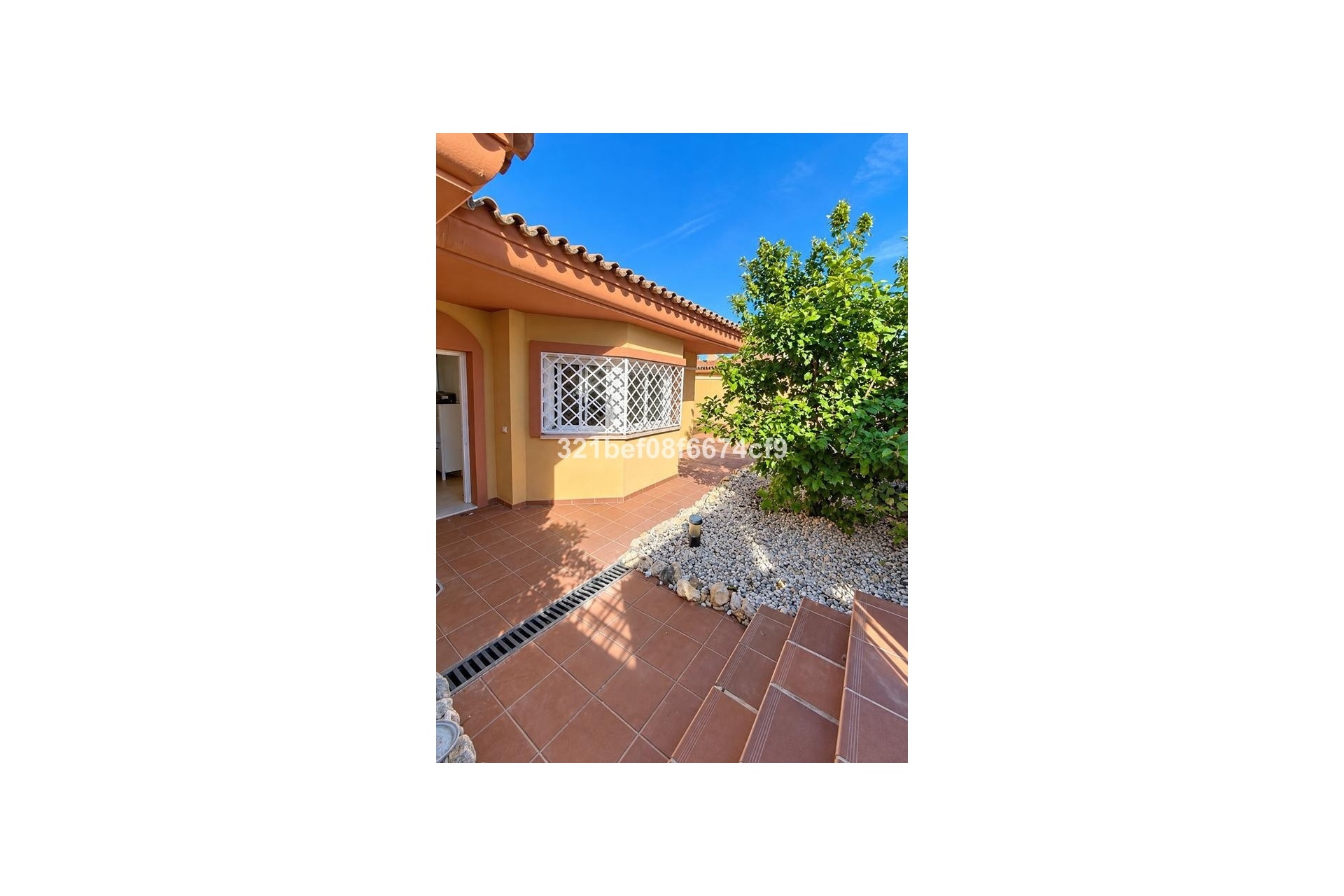 Resale - Town house - Estepona - Cancelada