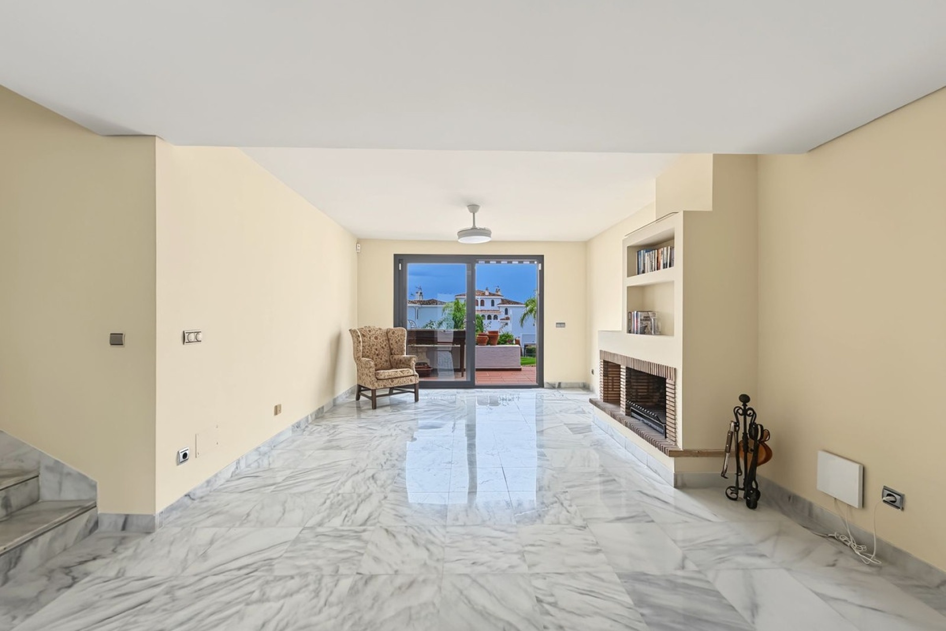 Resale - Town house - Estepona - Cancelada