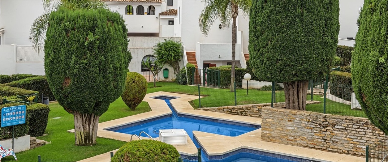 Resale - Town house - Estepona - Cancelada