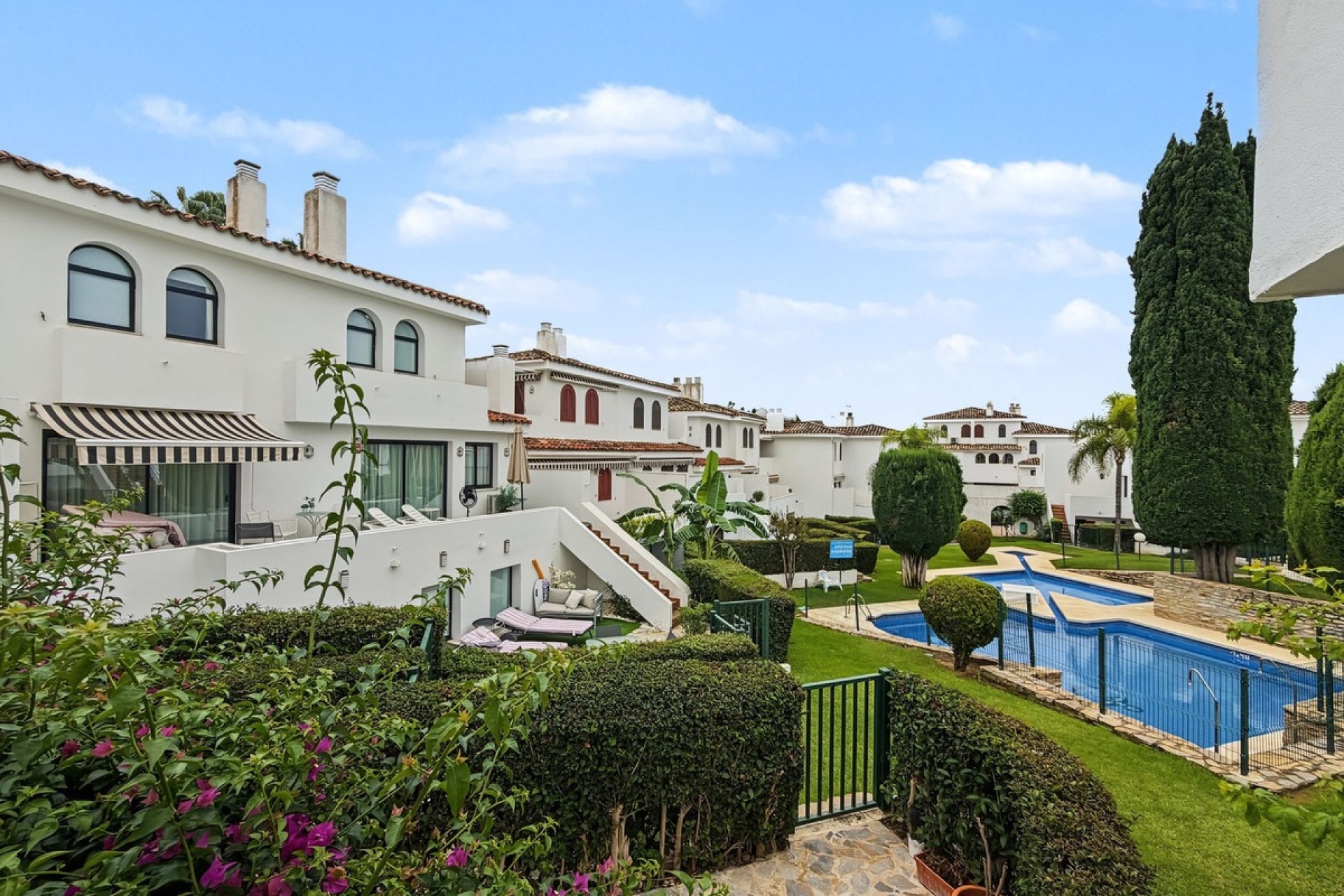 Resale - Town house - Estepona - Cancelada