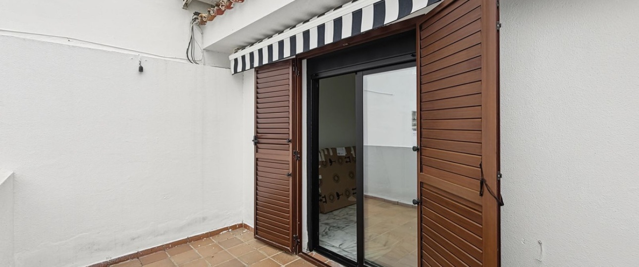 Resale - Town house - Estepona - Cancelada
