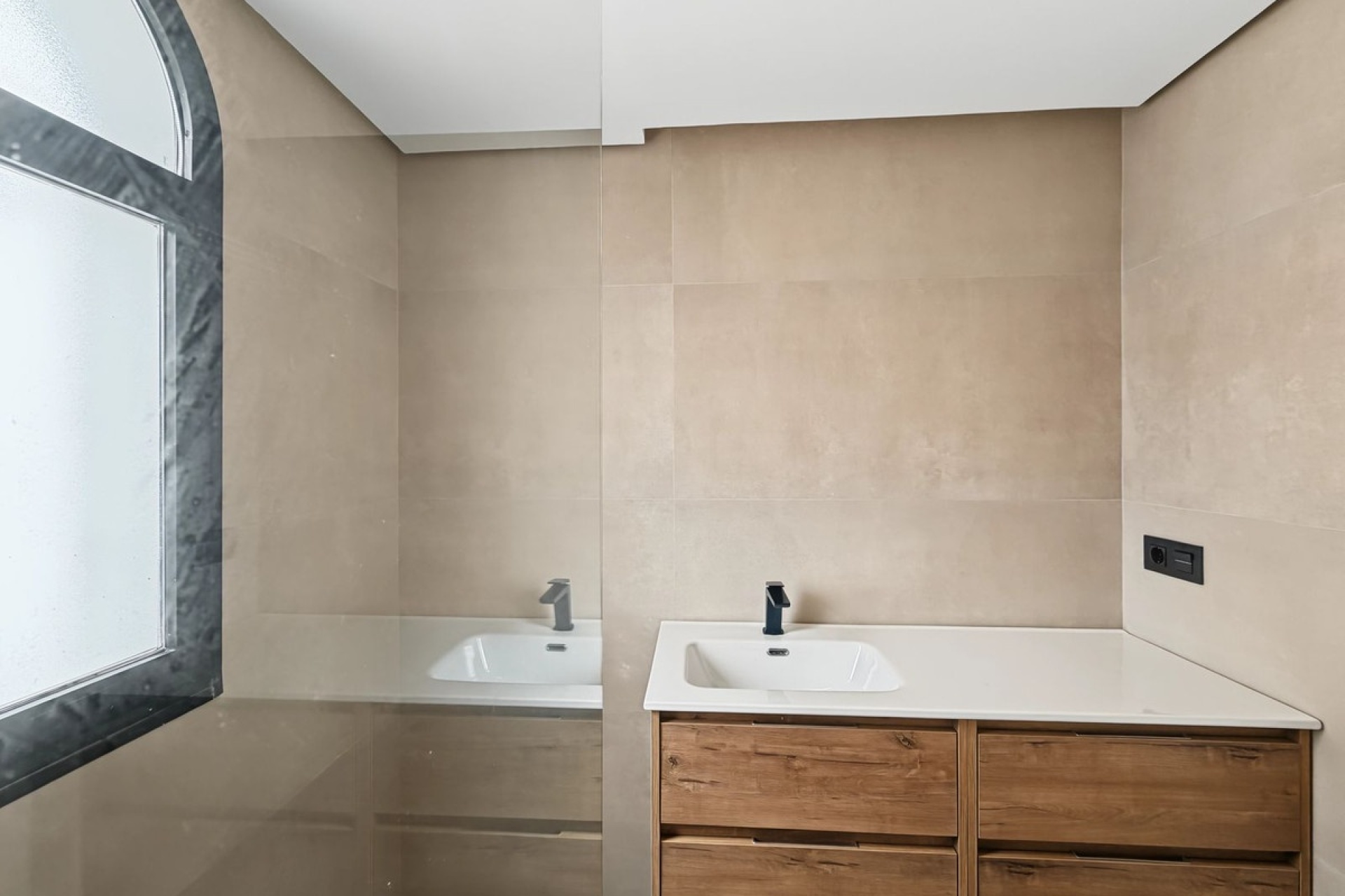 Resale - Town house - Estepona - Cancelada
