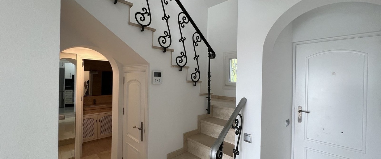 Resale - Town house - Estepona - Costalita