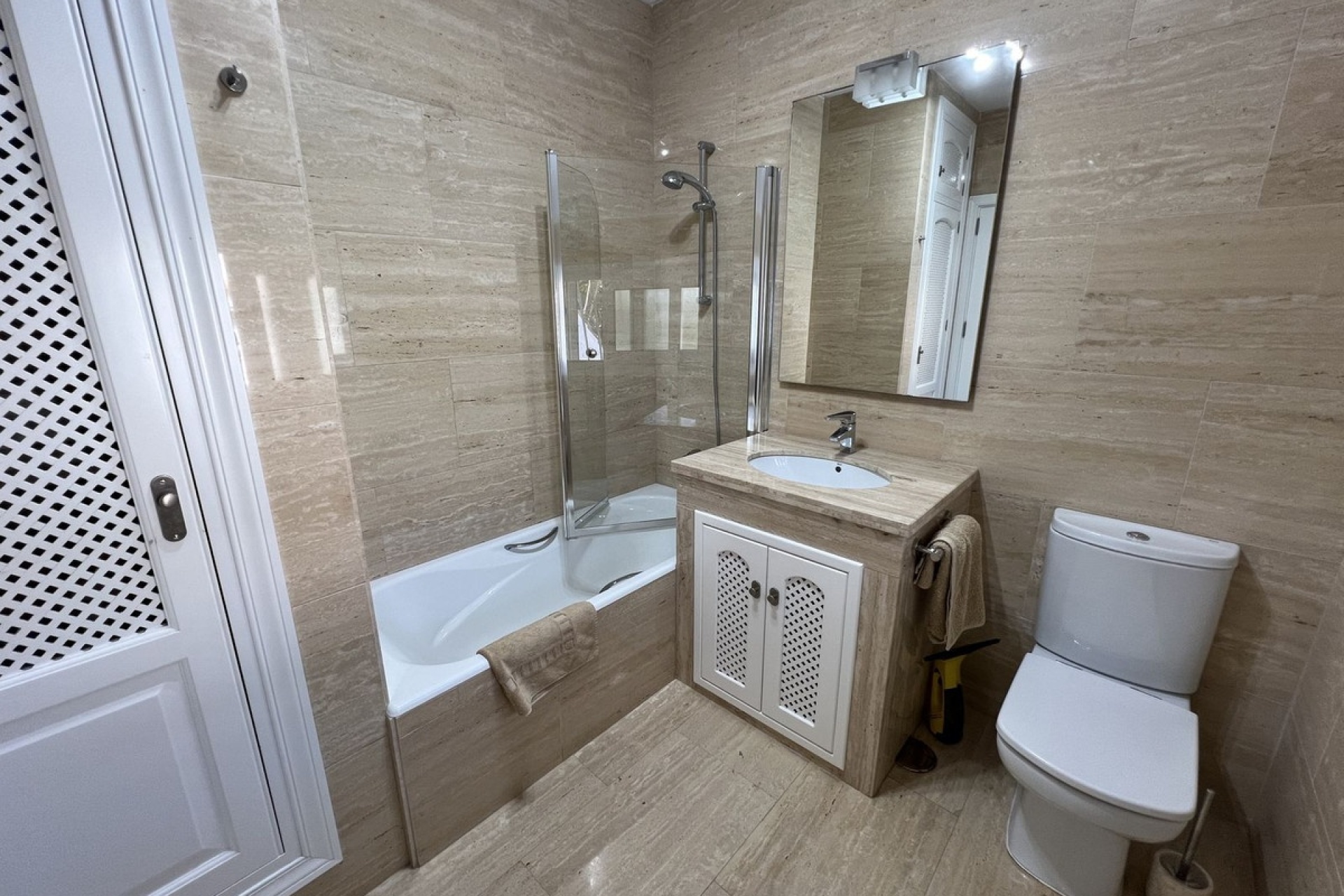 Resale - Town house - Estepona - Costalita
