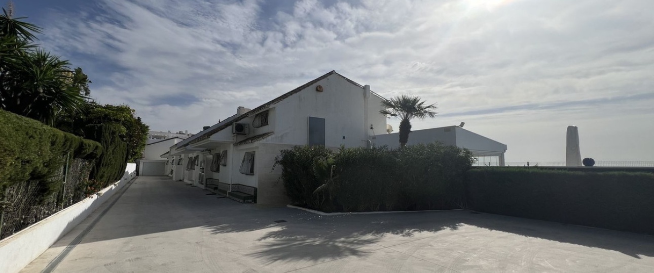 Resale - Town house - Estepona - Costalita
