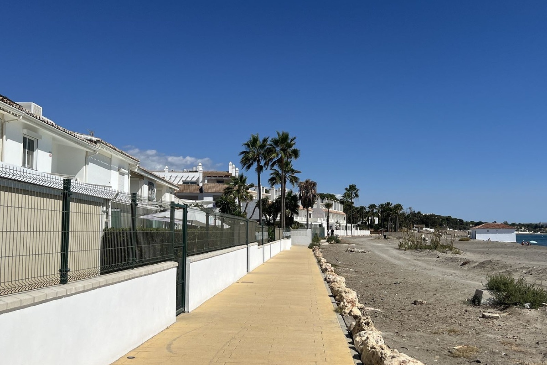 Resale - Town house - Estepona - Costalita