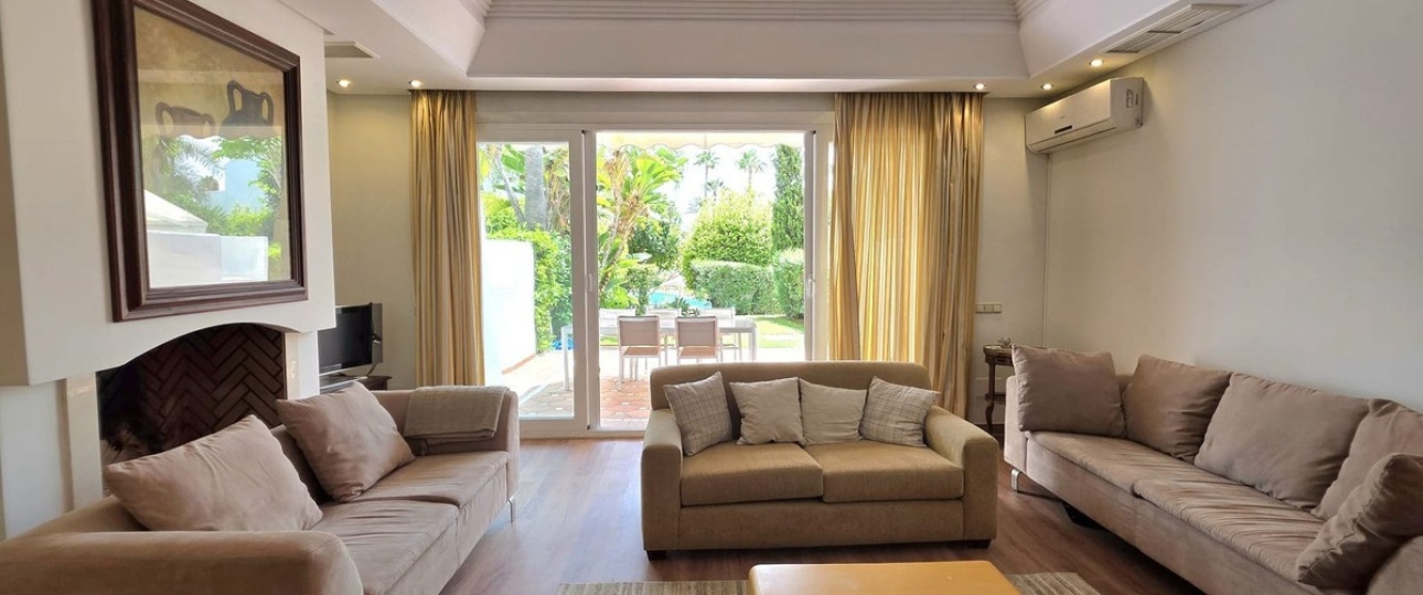 Resale - Town house - Estepona - Costalita