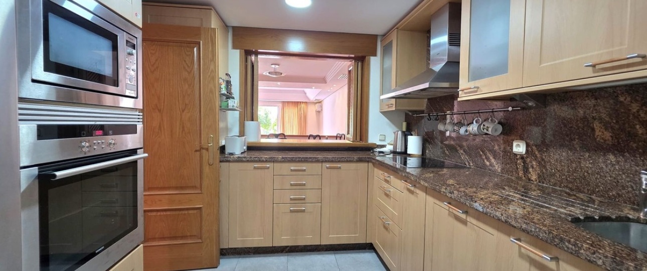 Resale - Town house - Estepona - Costalita