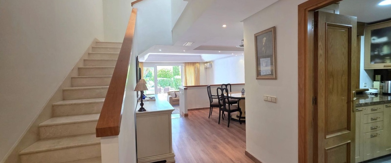 Resale - Town house - Estepona - Costalita