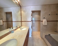 Resale - Town house - Estepona - Costalita
