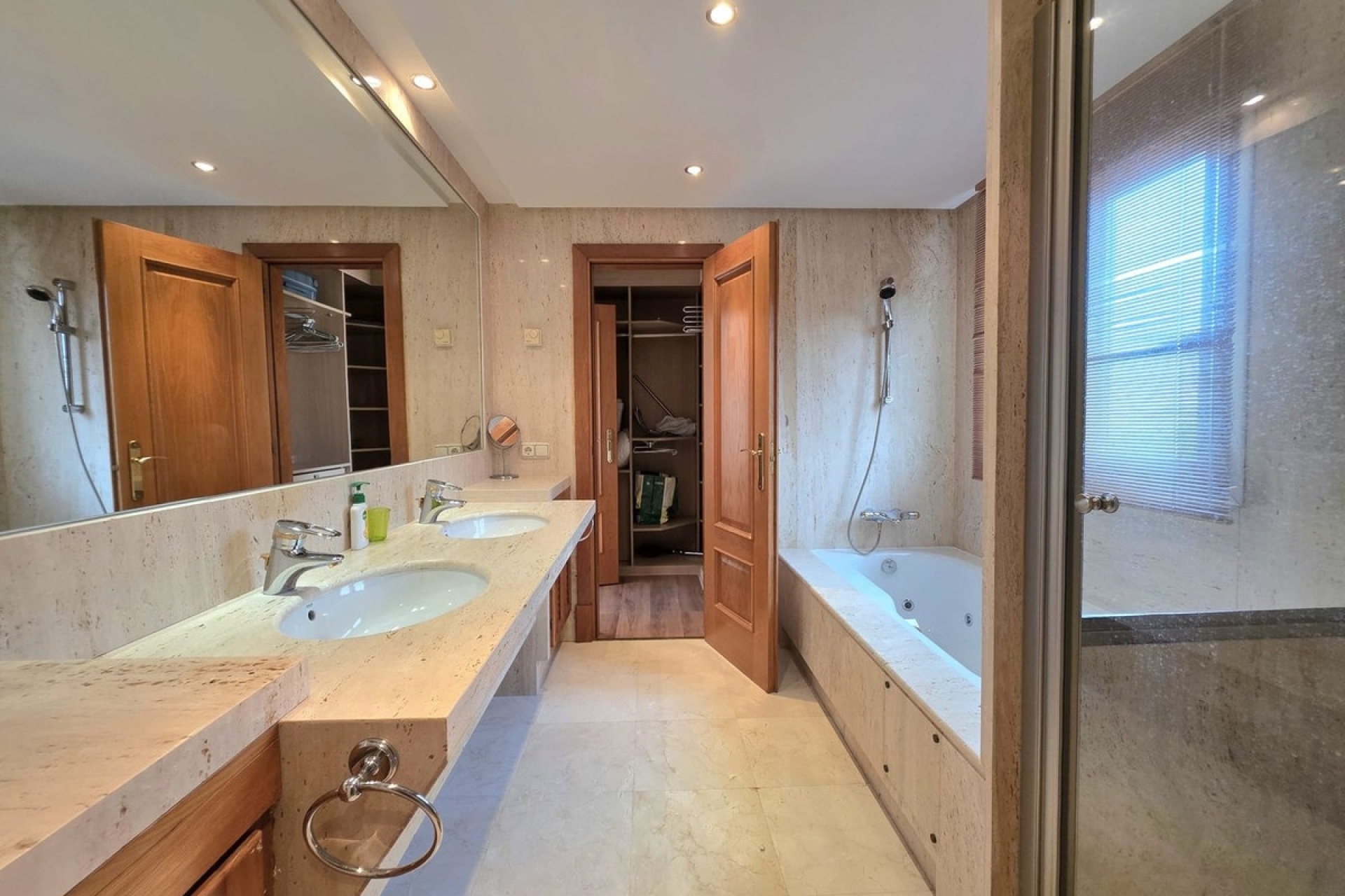 Resale - Town house - Estepona - Costalita