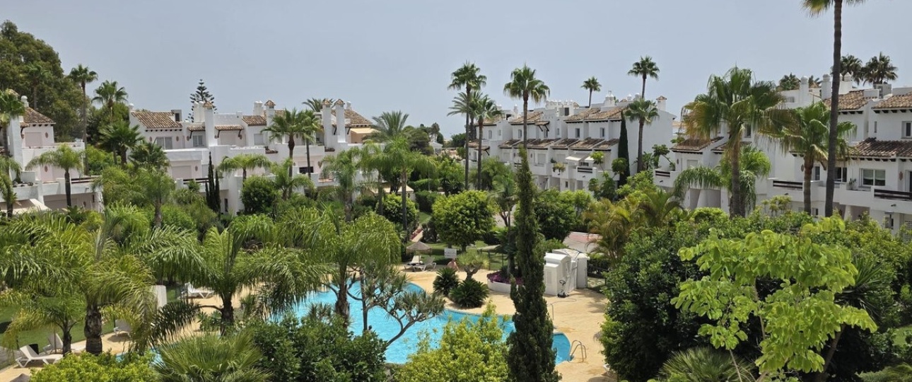 Resale - Town house - Estepona - Costalita