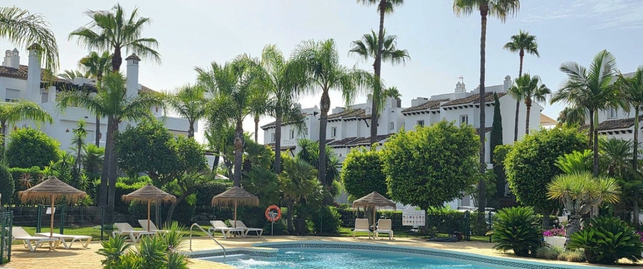 Resale - Town house - Estepona - Costalita