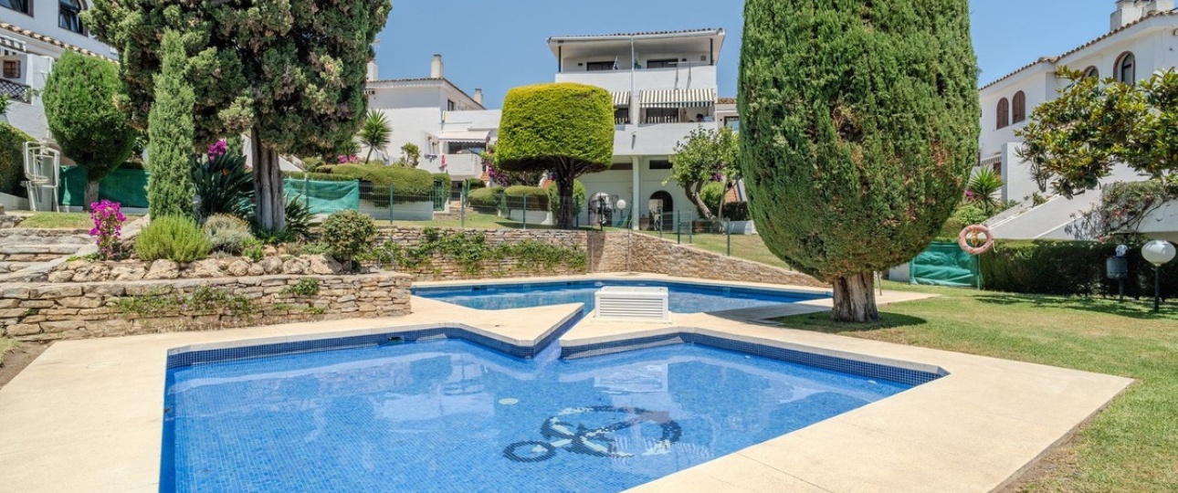 Resale - Town house - Estepona - Costalita