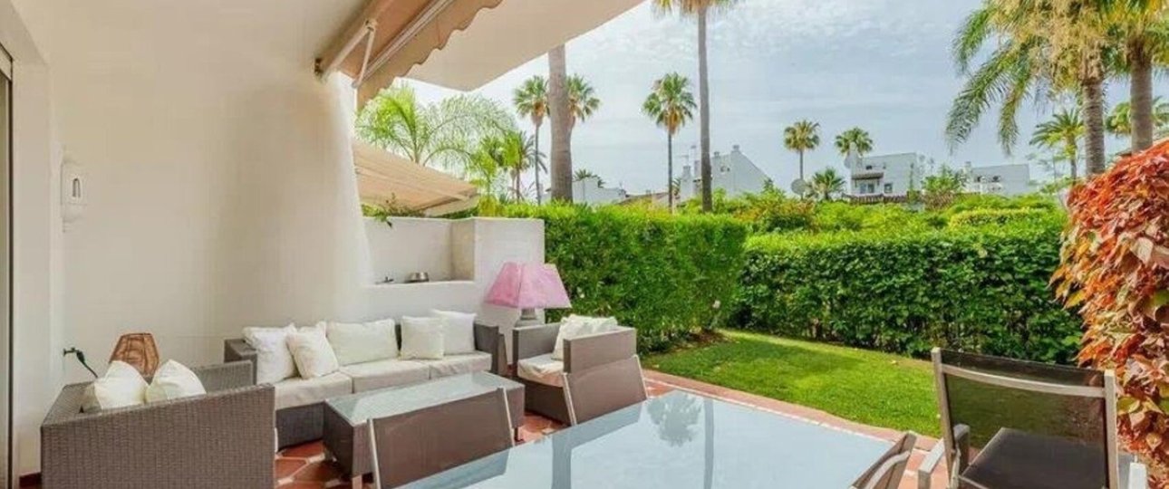 Resale - Town house - Estepona - Costalita
