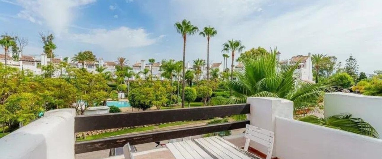 Resale - Town house - Estepona - Costalita