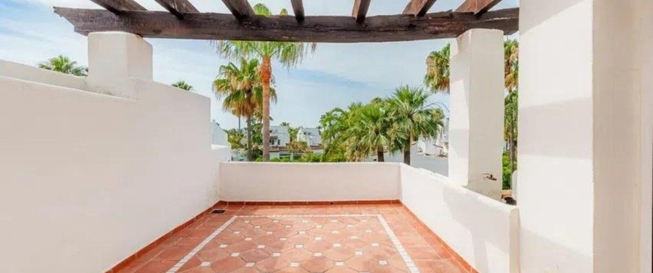 Resale - Town house - Estepona - Costalita