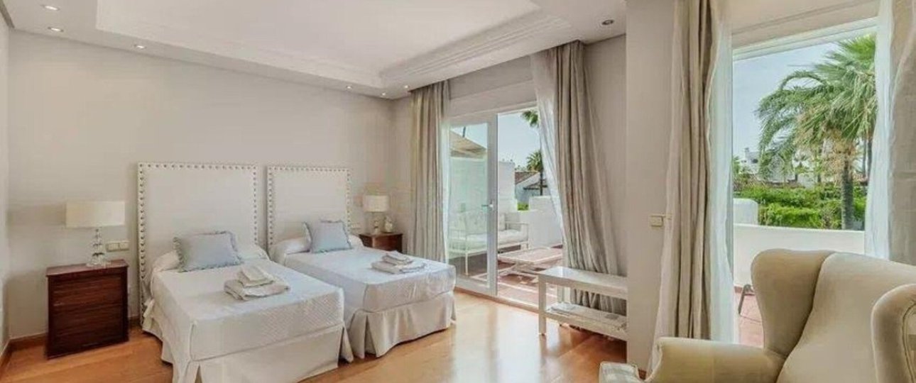 Resale - Town house - Estepona - Costalita