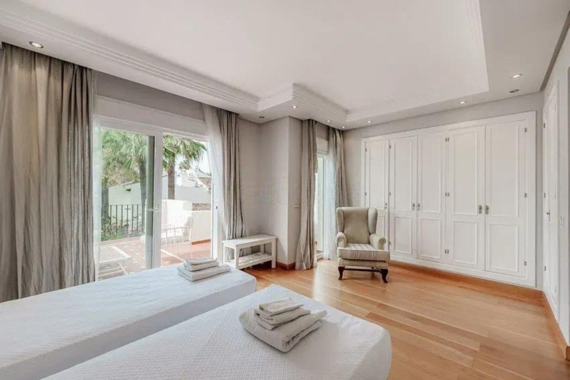 Resale - Town house - Estepona - Costalita