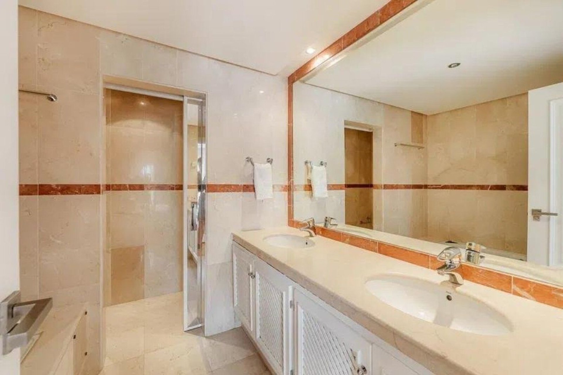 Resale - Town house - Estepona - Costalita