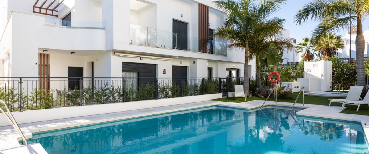 Resale - Town house - Estepona - Estepona Centro