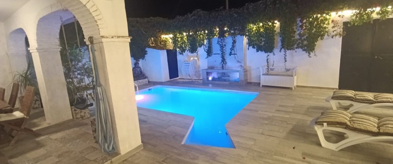 Resale - Town house - Estepona - Estepona Centro