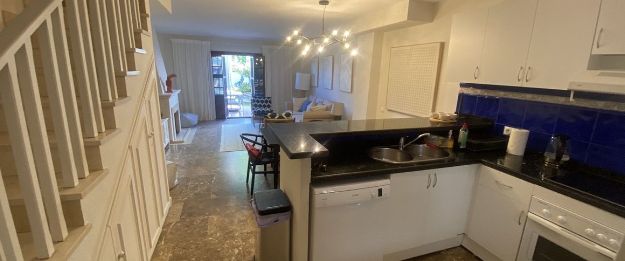 Resale - Town house - Estepona - Estepona Centro