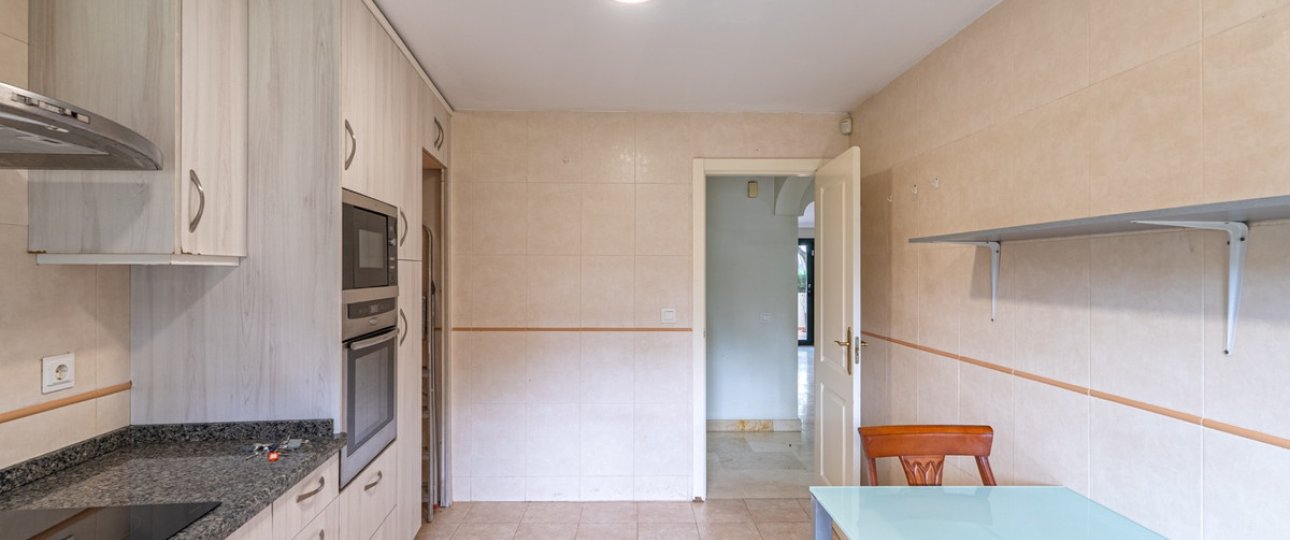 Resale - Town house - Estepona - Estepona Centro