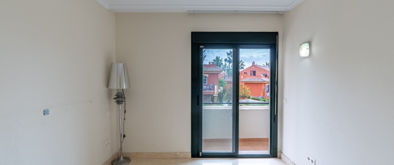 Resale - Town house - Estepona - Estepona Centro