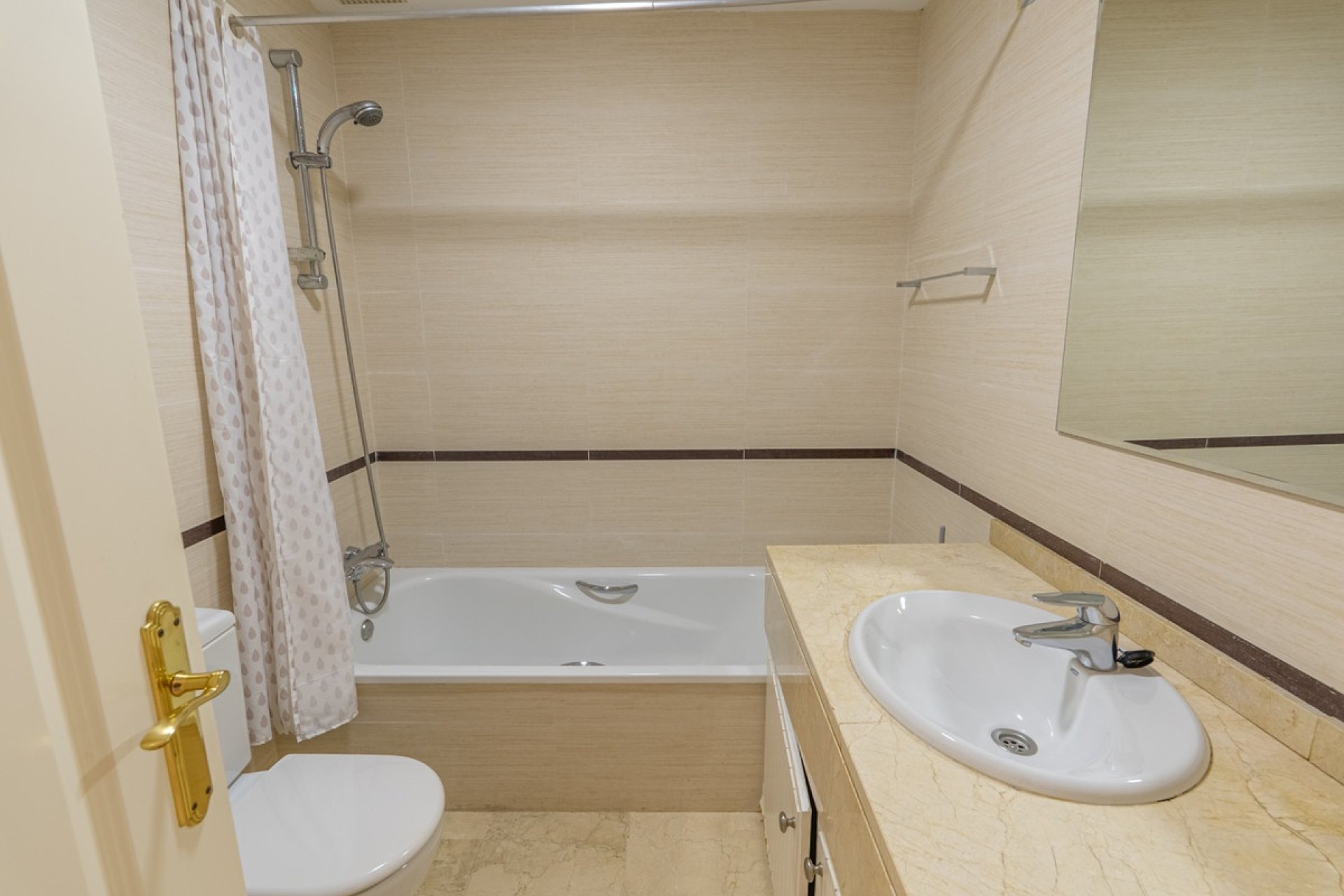 Resale - Town house - Estepona - Estepona Centro