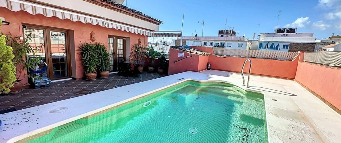 Resale - Town house - Estepona - Estepona Centro