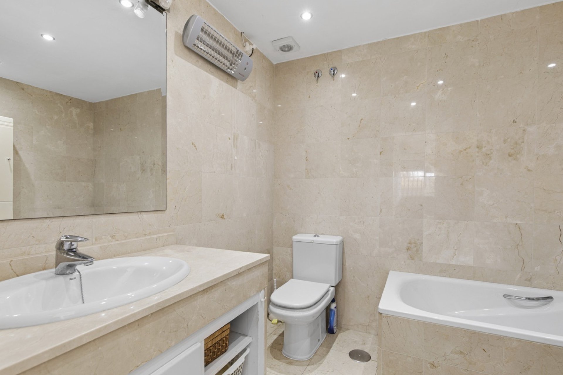 Resale - Town house - Estepona - Estepona Centro