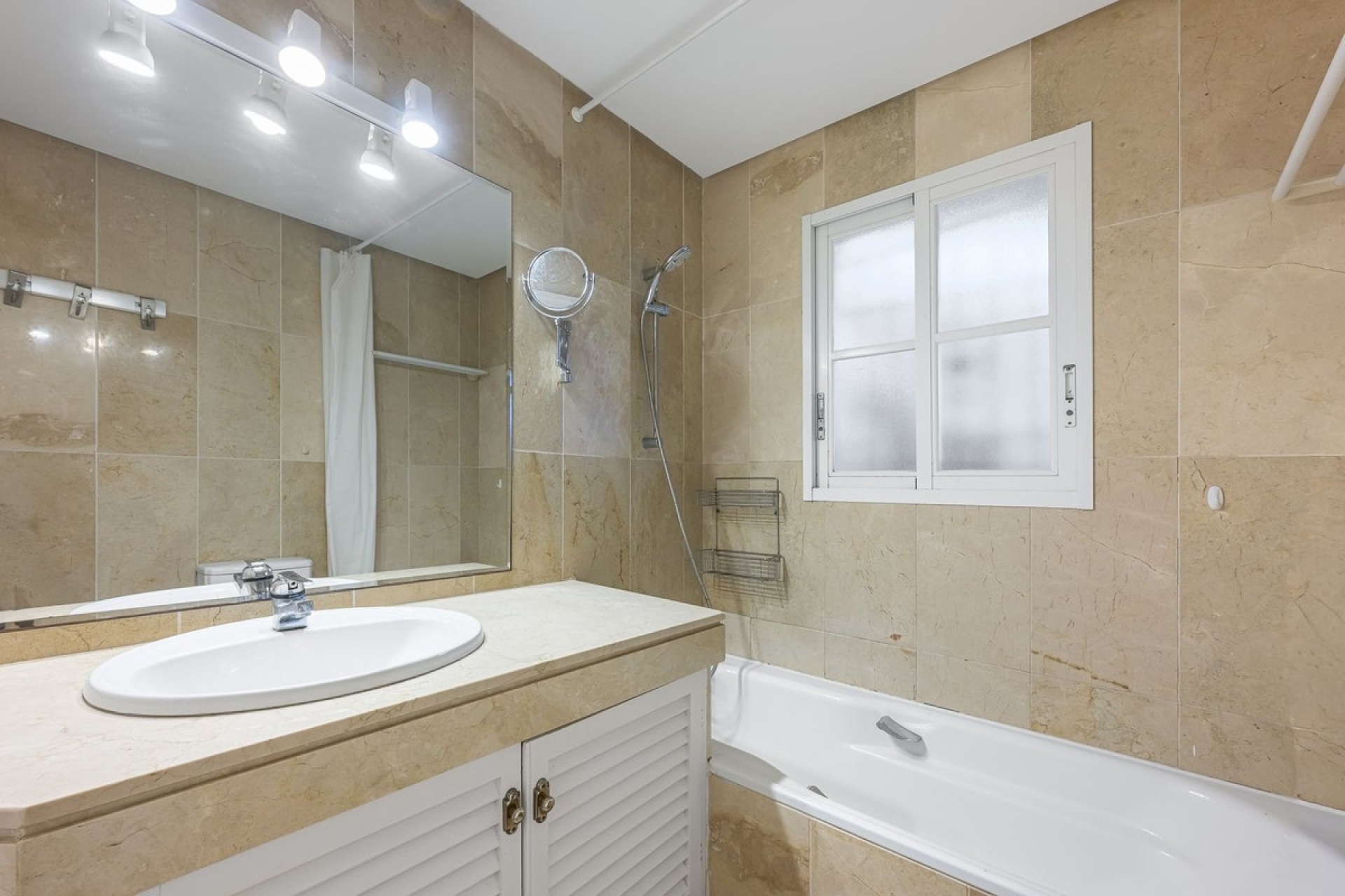 Resale - Town house - Estepona - Estepona Centro