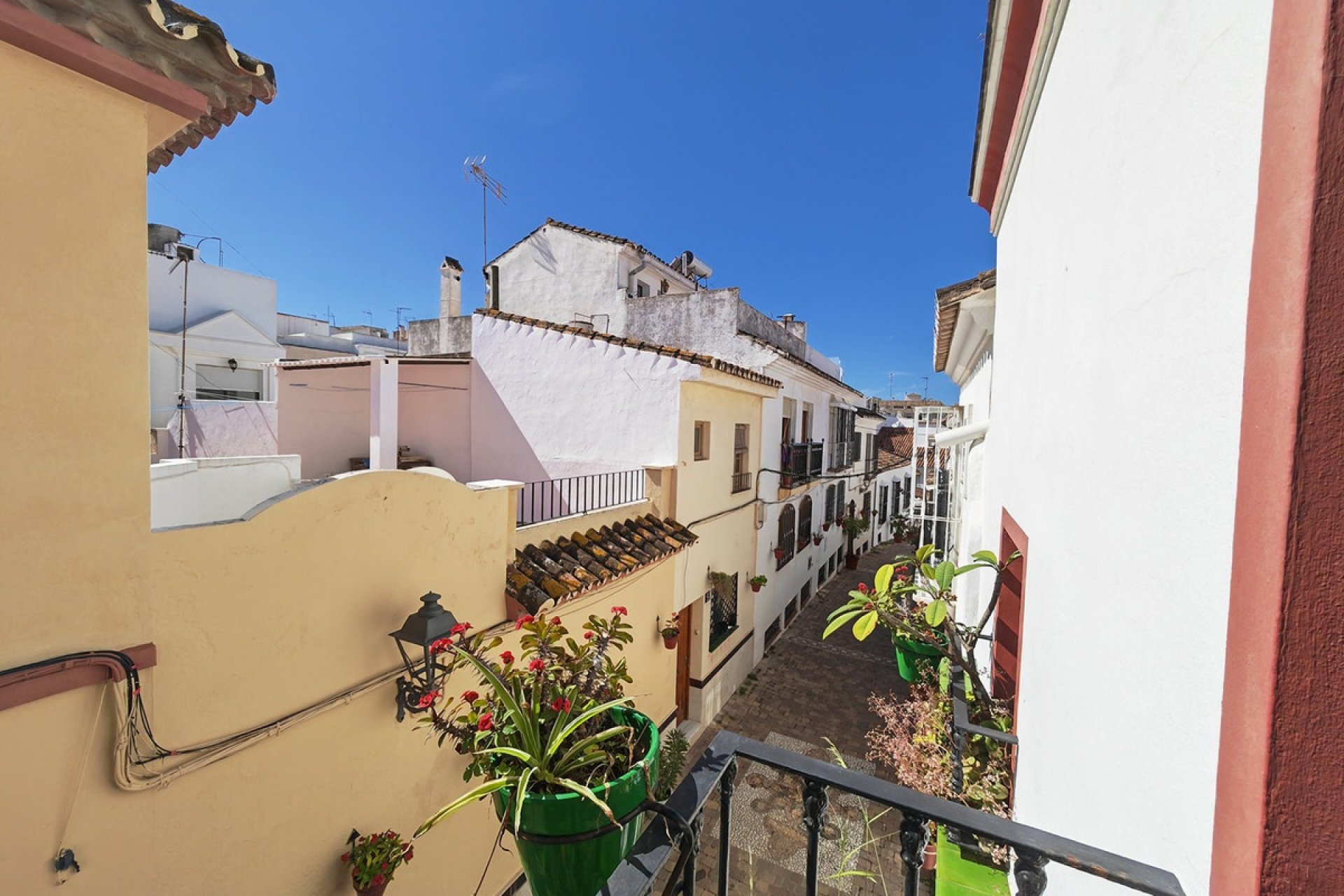Resale - Town house - Estepona - Estepona Centro