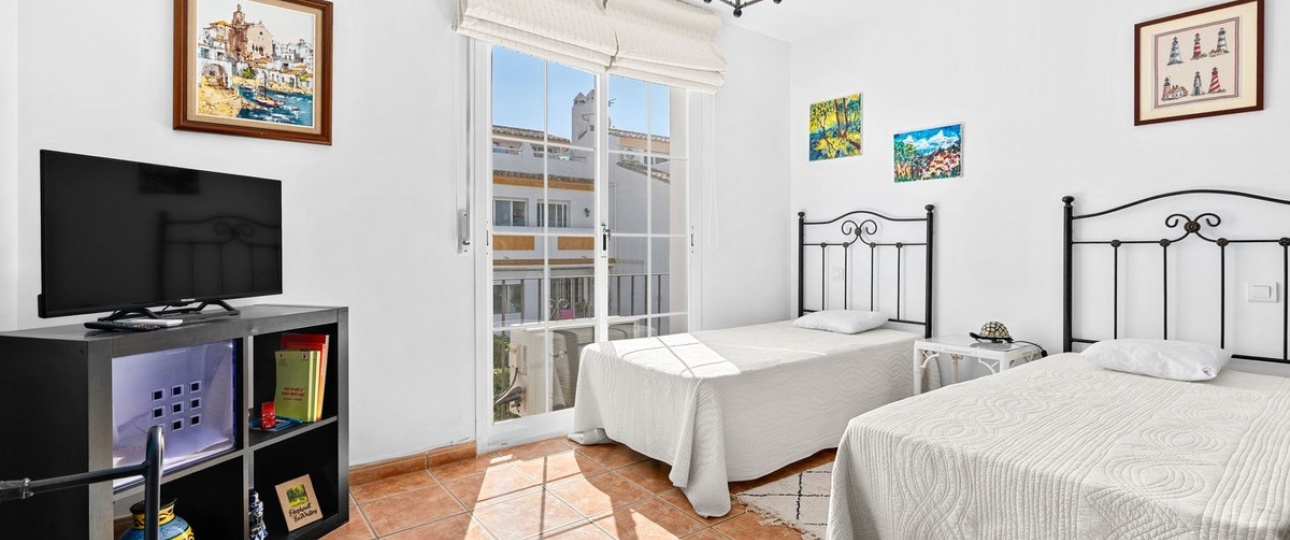 Resale - Town house - Estepona - Estepona Centro