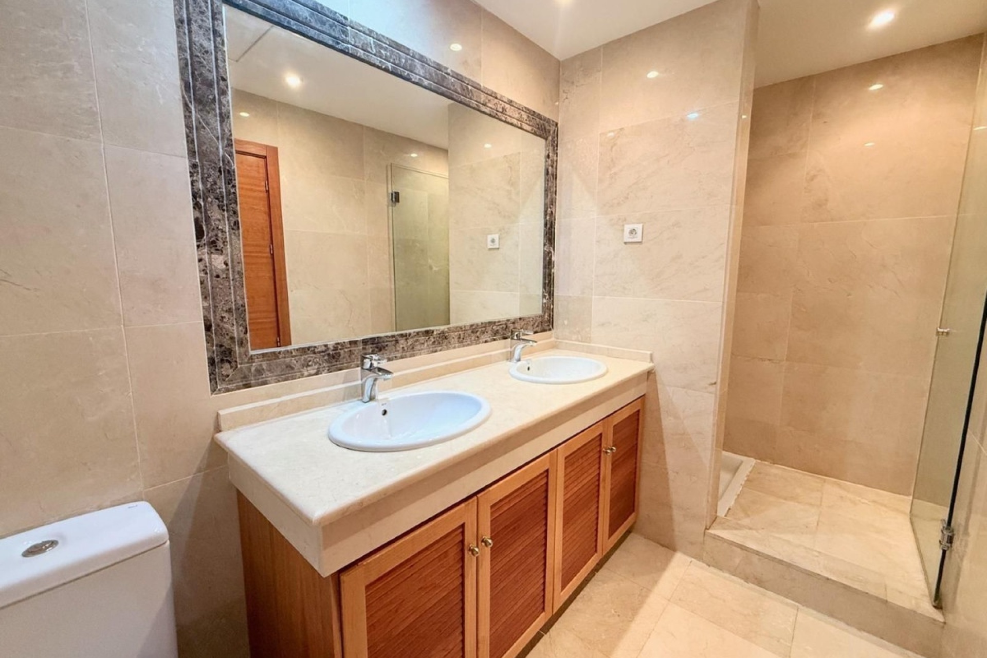 Resale - Town house - Estepona - Estepona Centro