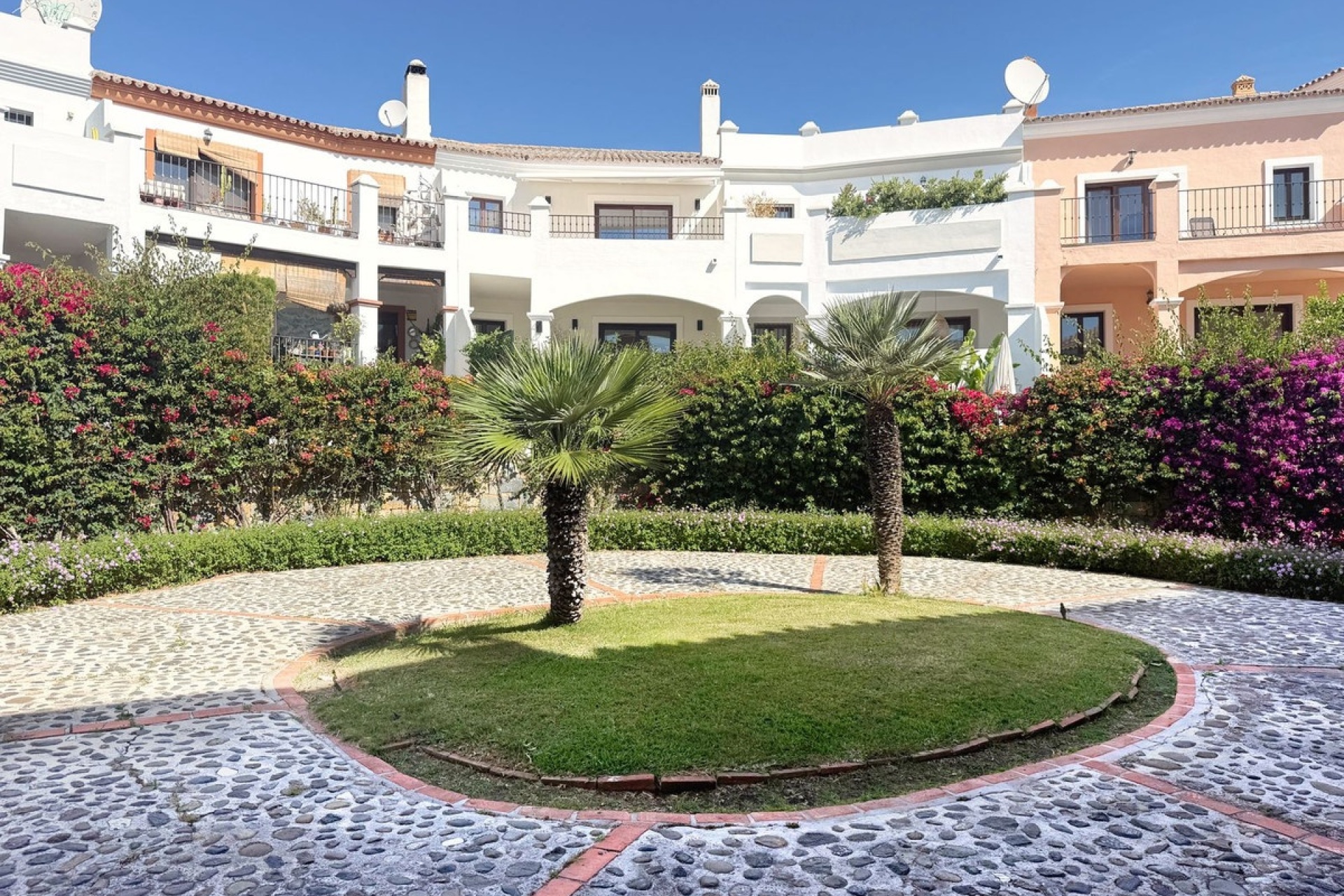 Resale - Town house - Estepona - Estepona Centro