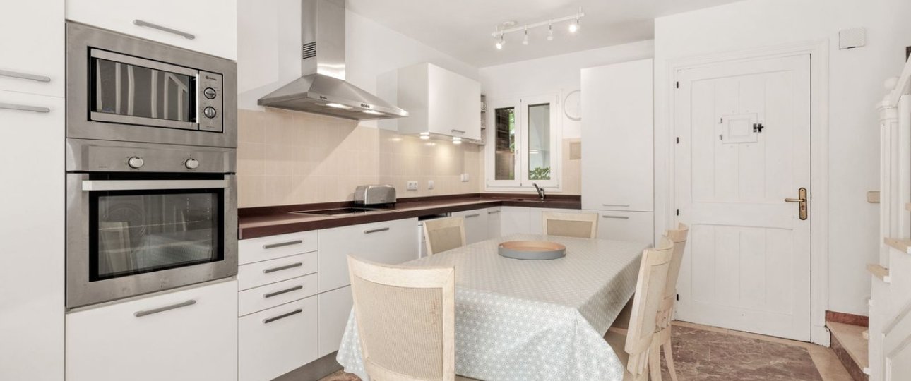 Resale - Town house - Estepona - Estepona Centro