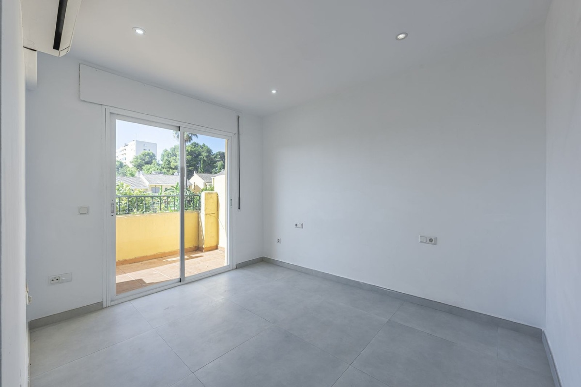 Resale - Town house - Estepona - Estepona Centro
