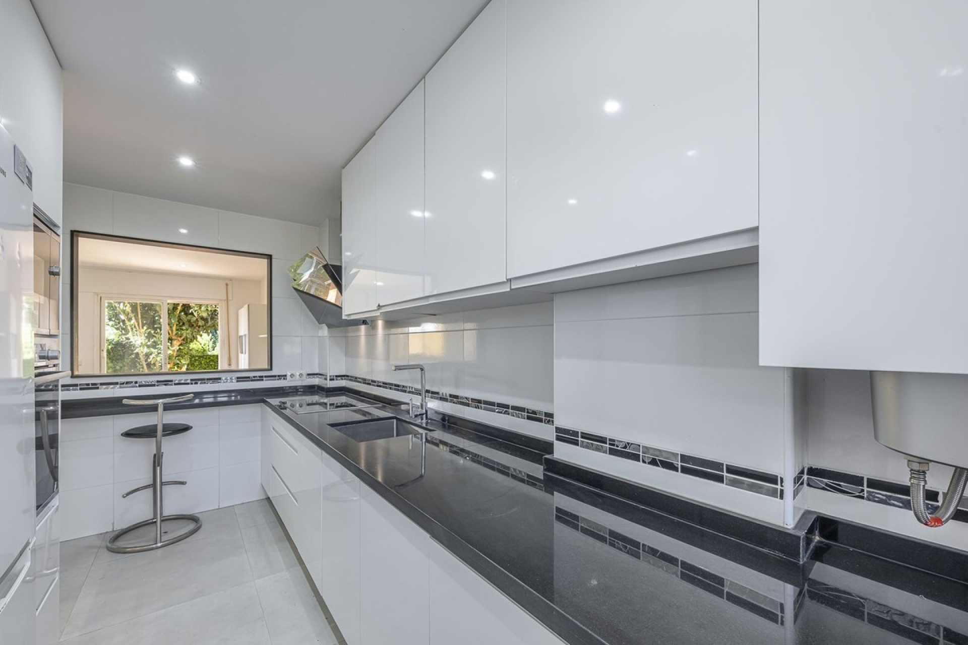 Resale - Town house - Estepona - Estepona Centro