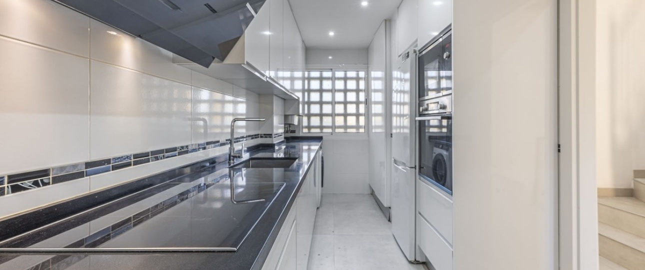 Resale - Town house - Estepona - Estepona Centro