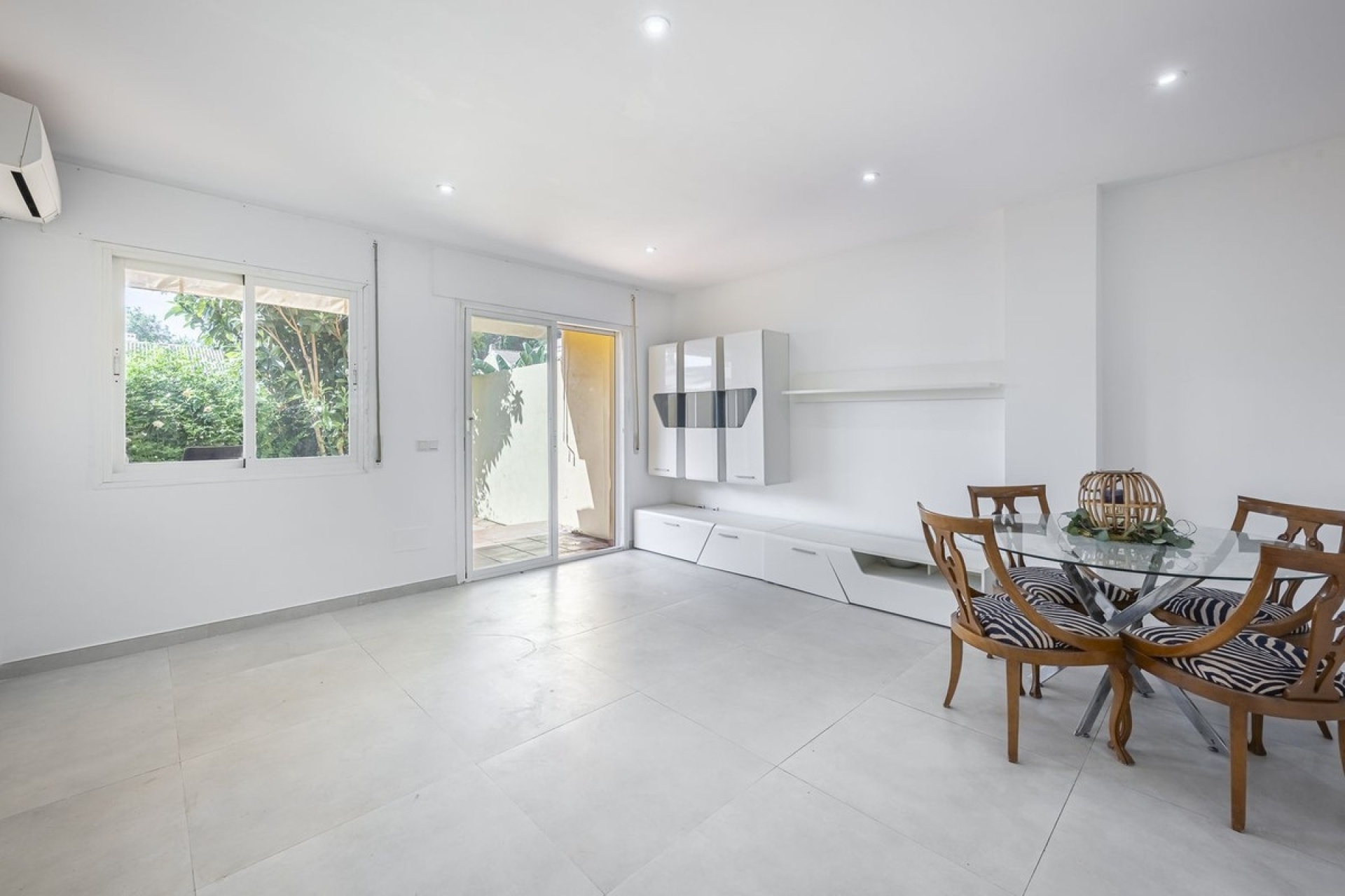 Resale - Town house - Estepona - Estepona Centro