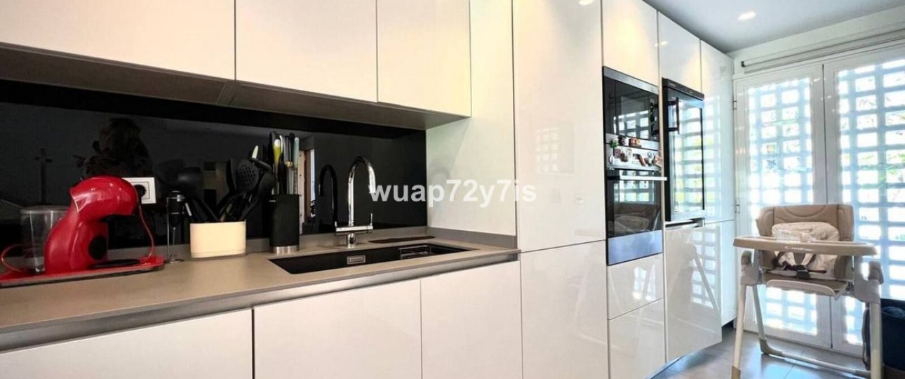 Resale - Town house - Estepona - Estepona Centro